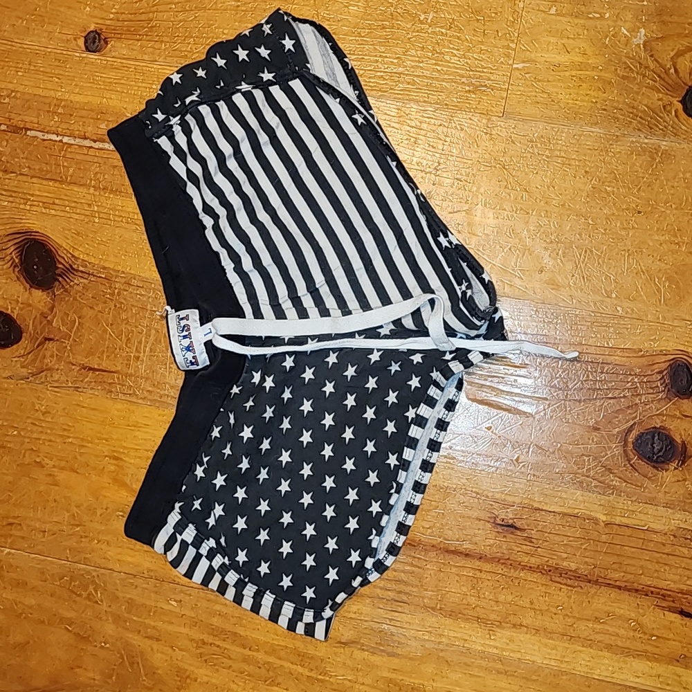 Flag shorts
